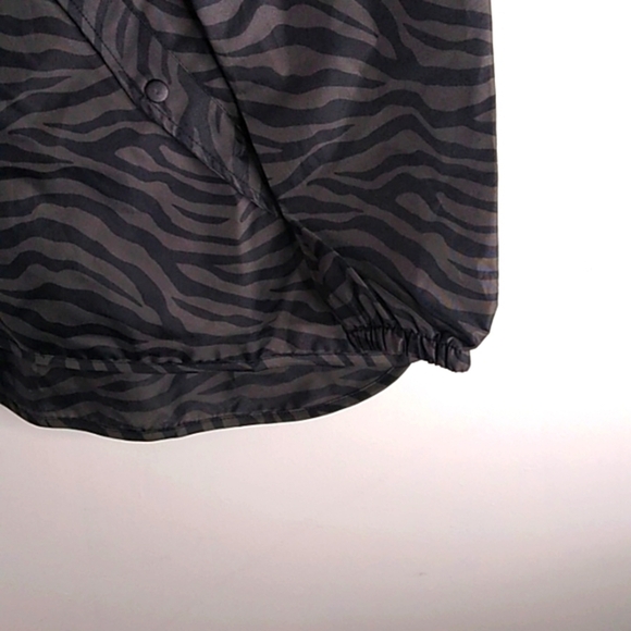 Totes - Packable Full Zip Windbreaker - Size L/XL - Picture 4 of 7